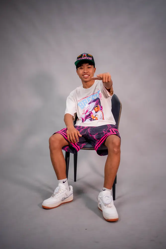 Retro Graphic Print White T-Shirt